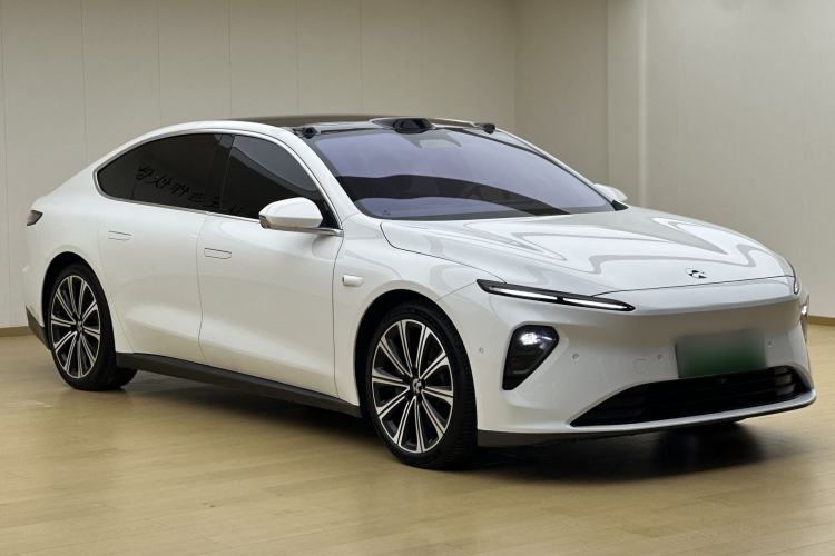 Used Nio ET7 2024 75 kWh Executive Signature Edition Front Right 45 Deg