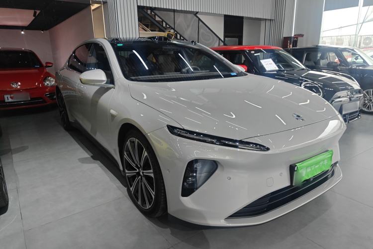 Used Nio ET7 2024 75 kWh Executive Signature Edition Front Right 45 Deg
