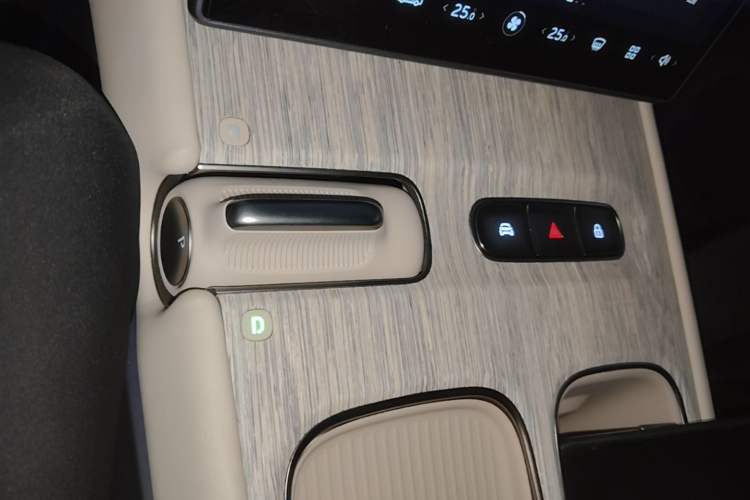 Used Nio ET7 2024 100kWh Executive Edition Gear Lever