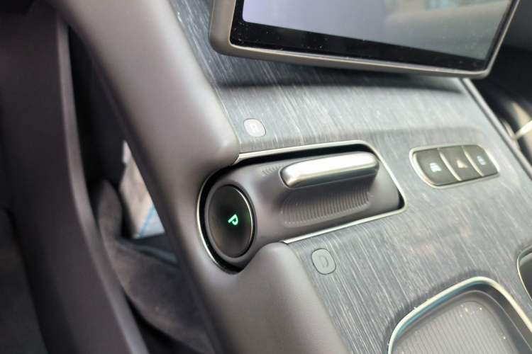 Used Nio ET7 2024 75 kWh Executive Edition Gear Lever