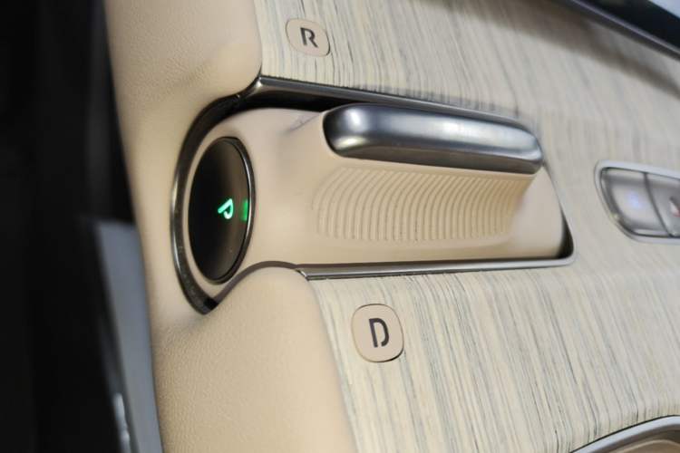 Used Nio ET7 2024 75 kWh Executive Edition Gear Lever