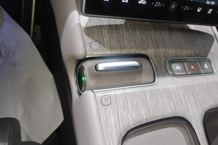 Used Nio ET7 2024 75 kWh Executive Signature Edition Gear Lever