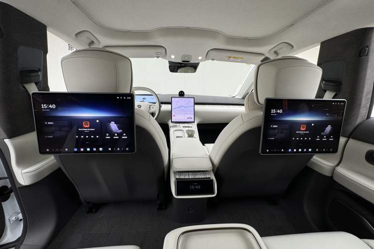 Used Nio ET7 2024 75 kWh Executive Signature Edition Headliner