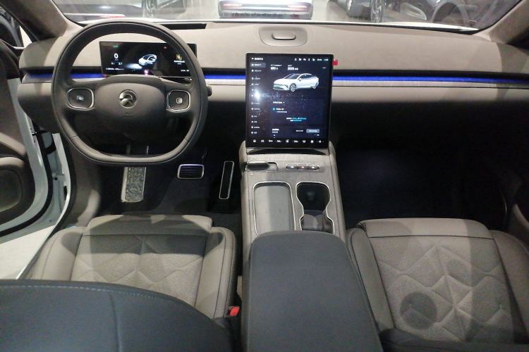 Used Nio ET7 2024 75 kWh Executive Edition Interior 3
