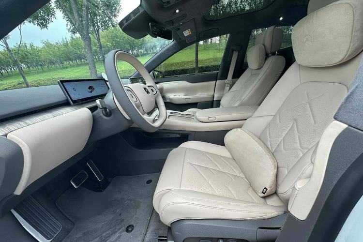 Used Nio ET7 2024 75 kWh Executive Signature Edition Interior 5