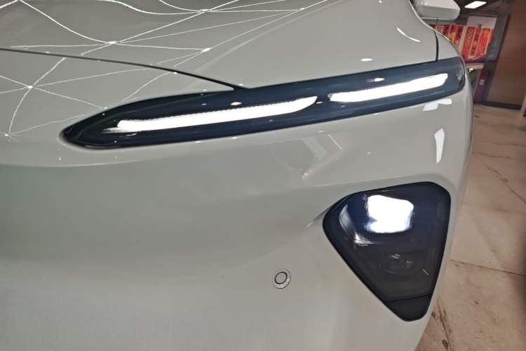 Used Nio ET7 2024 75 kWh Executive Signature Edition Left Front Headlight