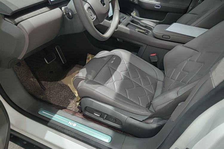 Used Nio ET7 2024 75 kWh Executive Signature Edition Left Front Seat