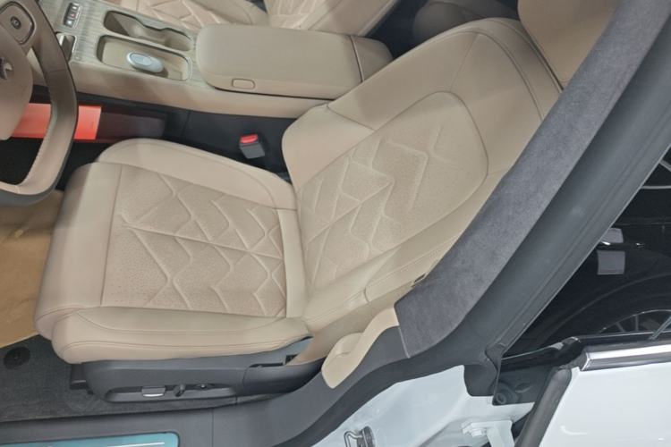 Used Nio ET7 2024 75 kWh Executive Signature Edition Left Front Seat