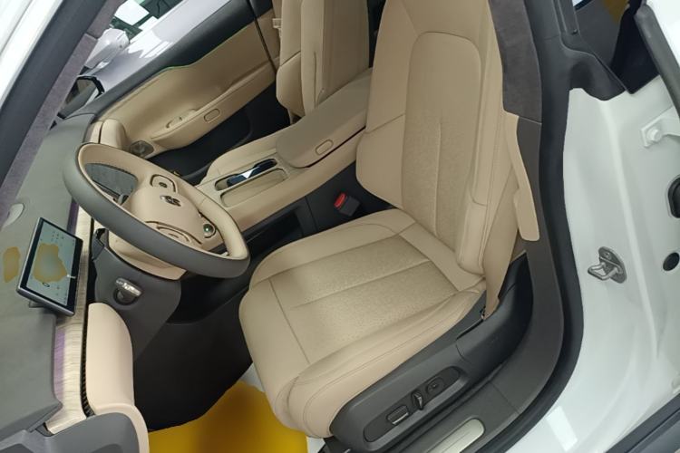 Used Nio ET7 2024 75 kWh Executive Edition Left Front Seat