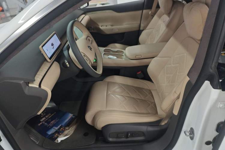 Used Nio ET7 2024 75 kWh Executive Signature Edition Left Front Seat