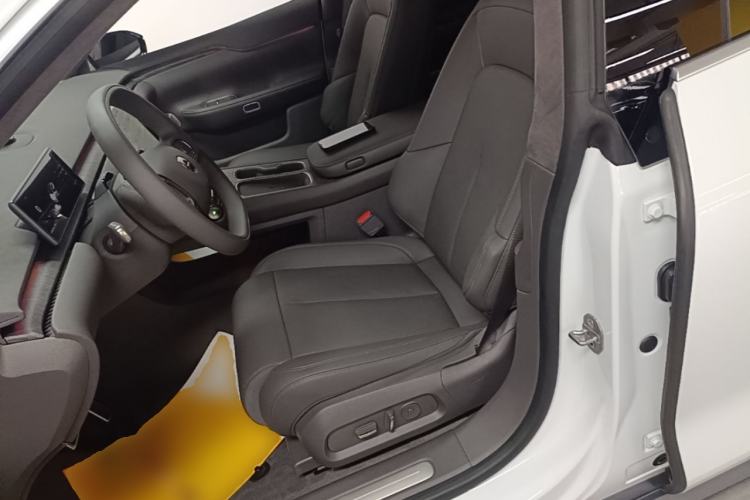 Used Nio ET7 2024 75 kWh Executive Edition Left Front Seat