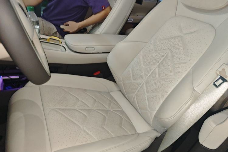 Used Nio ET7 2024 100kWh Executive Signature Edition Left Front Seat