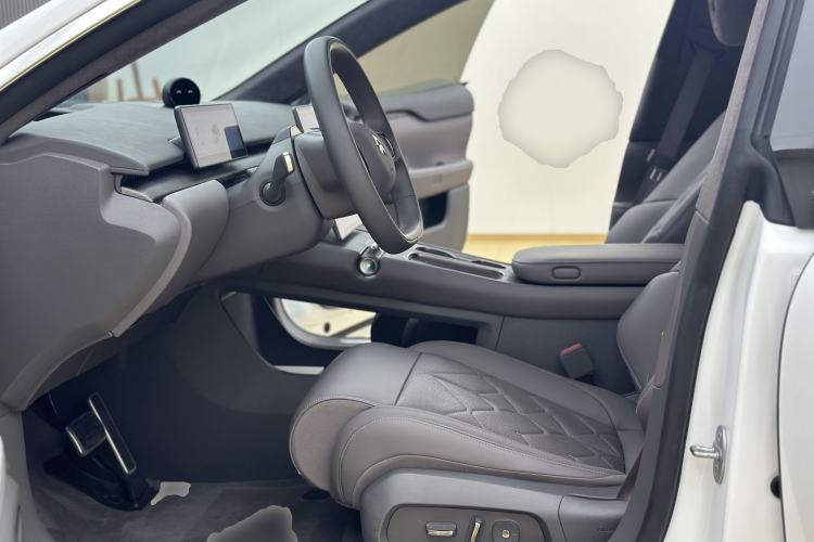 Used Nio ET7 2024 75 kWh Executive Signature Edition Left Front Seat