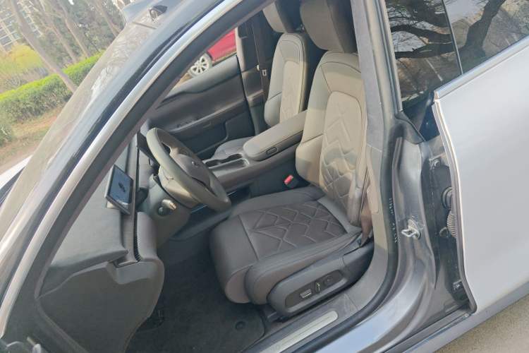 Used Nio ET7 2024 75 kWh Executive Signature Edition Left Front Seat