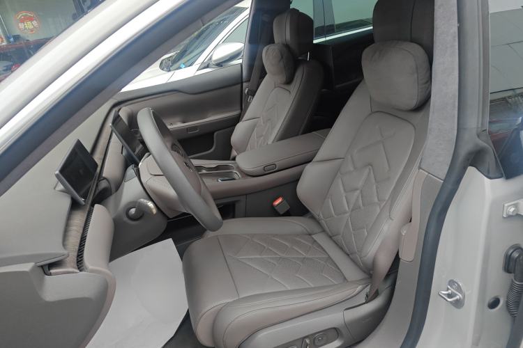 Used Nio ET7 2024 75 kWh Executive Signature Edition Left Front Seat