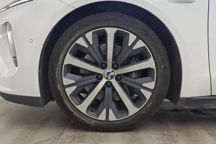 Used Nio ET7 2024 75 kWh Executive Edition Left Front Wheel Hub