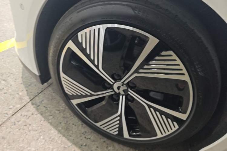 Used Nio ET7 2024 75 kWh Executive Edition Left Front Wheel Hub