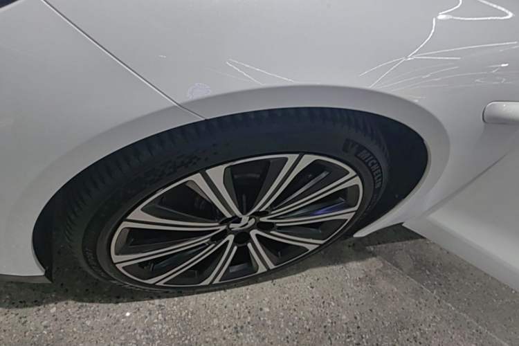 Used Nio ET7 2024 75 kWh Executive Signature Edition Left Front Wheel Hub