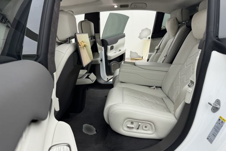 Used Nio ET7 2024 75 kWh Executive Signature Edition Left Rear Seat