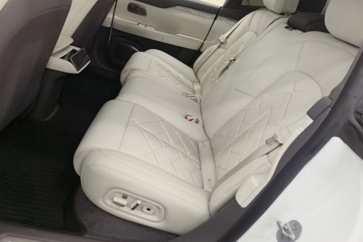 Used Nio ET7 2024 75 kWh Executive Edition Left Rear Seat
