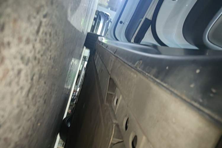 Used Nio ET7 2024 75 kWh Executive Signature Edition Left Side Sill