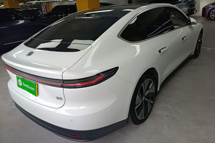 Used Nio ET7 2024 75 kWh Executive Edition Rear Right 45 Deg