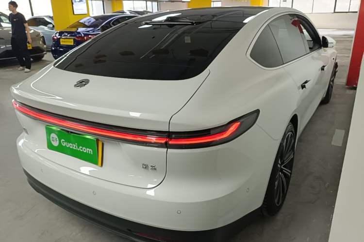 Used Nio ET7 2024 75 kWh Executive Edition Rear Right 45 Deg
