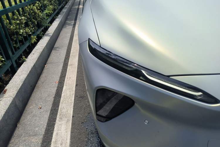 Used Nio ET7 2024 75 kWh Executive Edition Right Front Headlight