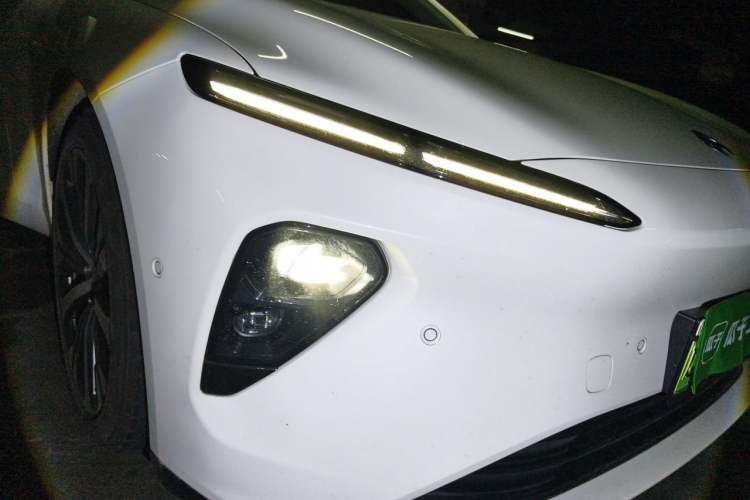 Used Nio ET7 2024 75 kWh Executive Edition Right Front Headlight
