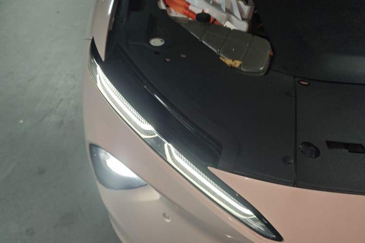 Used Nio ET7 2024 100kWh Executive Signature Edition Right Front Headlight
