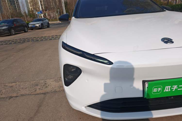 Used Nio ET7 2024 75 kWh Executive Signature Edition Right Front Headlight