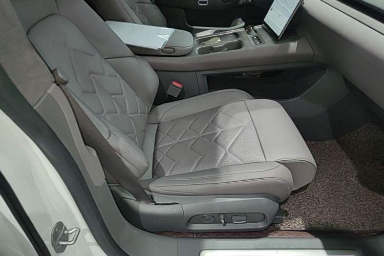 Used Nio ET7 2024 75 kWh Executive Signature Edition Right Front Seat