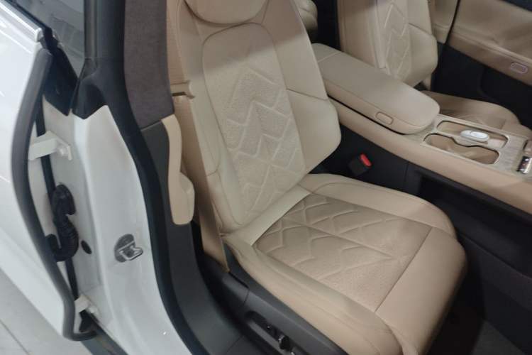 Used Nio ET7 2024 75 kWh Executive Signature Edition Right Front Seat
