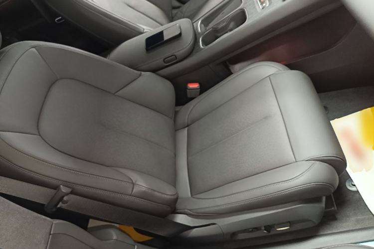 Used Nio ET7 2024 75 kWh Executive Edition Right Front Seat