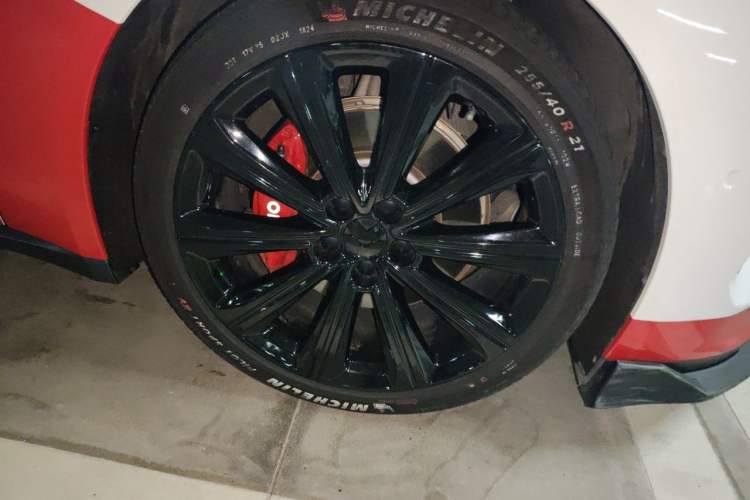 Used Nio ET7 2024 75 kWh Executive Signature Edition Right Front Wheel Hub