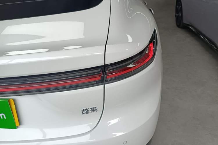 Used Nio ET7 2024 75 kWh Executive Edition Right Rear Taillight