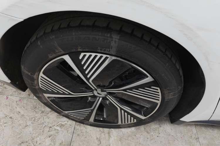 Used Nio ET7 2024 75 kWh Executive Edition Right Rear Wheel Hub