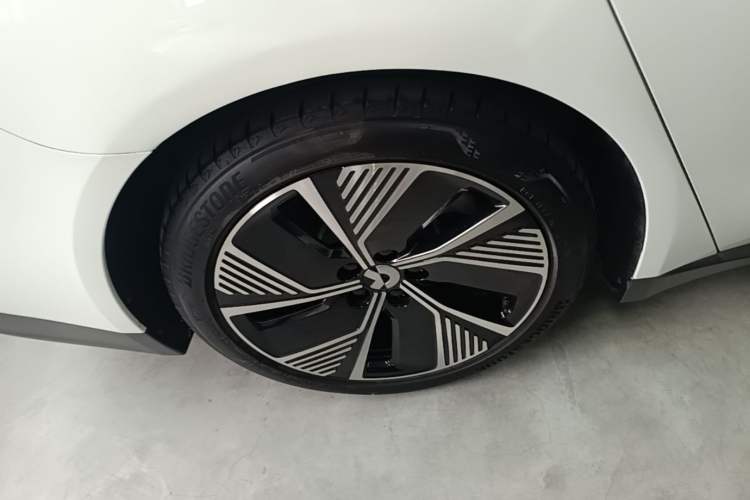 Used Nio ET7 2024 75 kWh Executive Edition Right Rear Wheel Hub