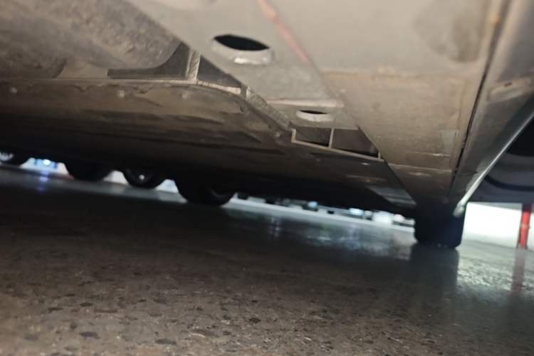 Used Nio ET7 2024 75 kWh Executive Edition Right Side Sill
