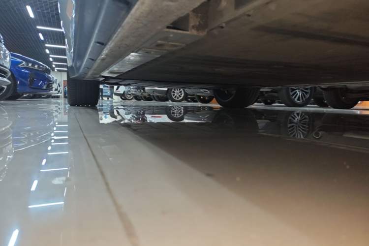 Used Nio ET7 2024 75 kWh Executive Signature Edition Right Side Sill