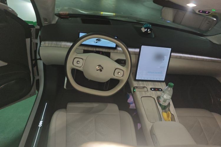 Used Nio ET7 2024 100kWh Executive Signature Edition Steering Wheel