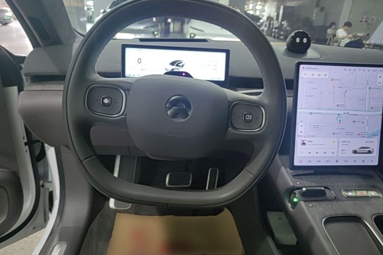 Used Nio ET7 2024 75 kWh Executive Signature Edition Steering Wheel