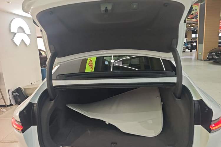 Used Nio ET7 2024 75 kWh Executive Signature Edition Trunk