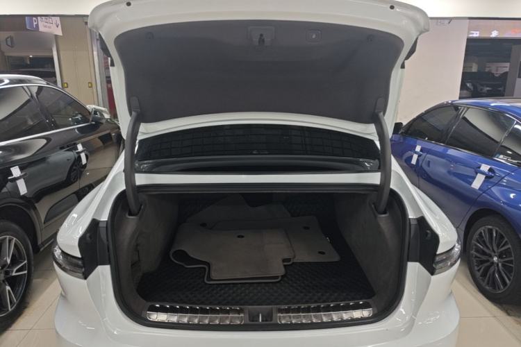 Used Nio ET7 2024 75 kWh Executive Signature Edition Trunk