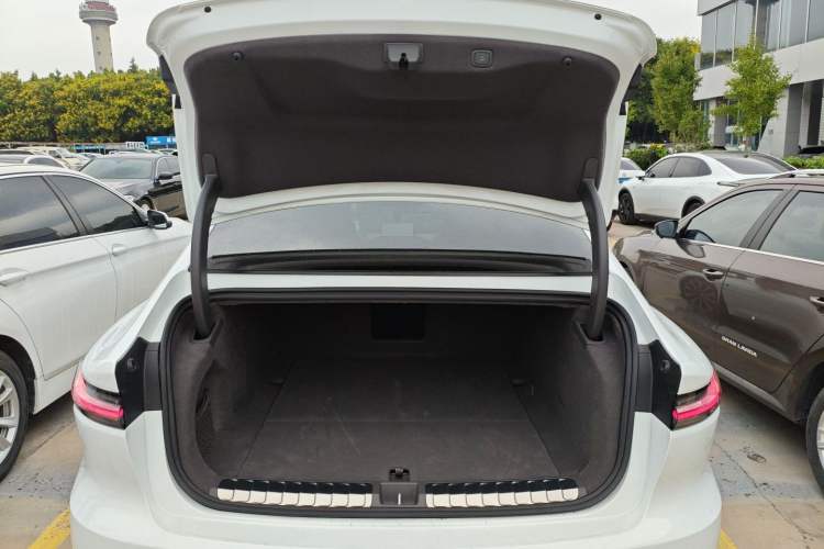 Used Nio ET7 2024 75 kWh Executive Signature Edition Trunk