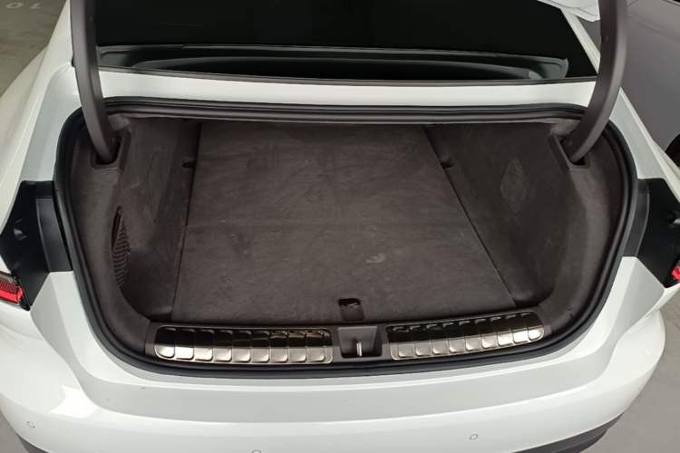 Used Nio ET7 2024 75 kWh Executive Edition Trunk