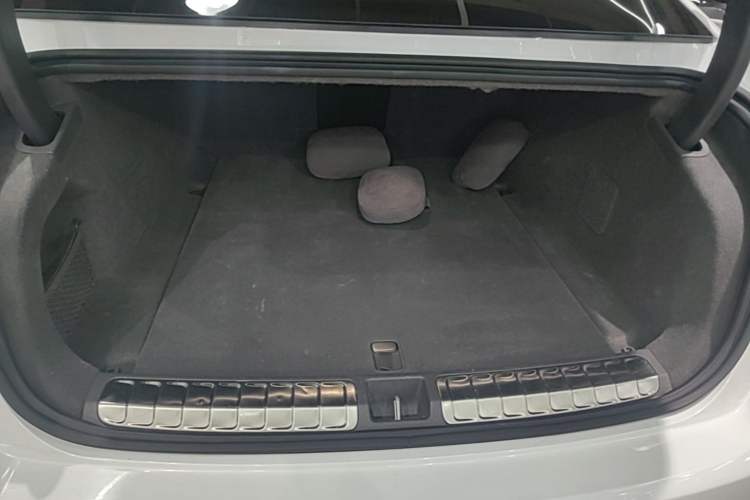 Used Nio ET7 2024 75 kWh Executive Signature Edition Trunk