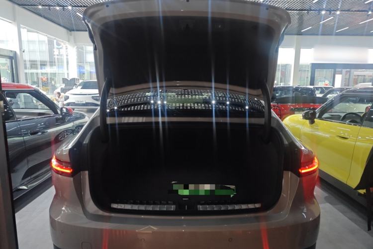 Used Nio ET7 2024 75 kWh Executive Signature Edition Trunk