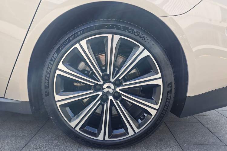 Used Nio ET7 2024 100kWh Executive Signature Edition Exterior 10