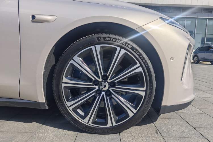 Used Nio ET7 2024 100kWh Executive Signature Edition Exterior 5